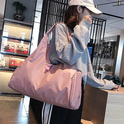 Yoga Bag Large Gym Bag for Women, Sports Bag with Shoe Compartment, Lightweight Waterproof Duffel Bag, Multi-Functional Travel Bag, Pink